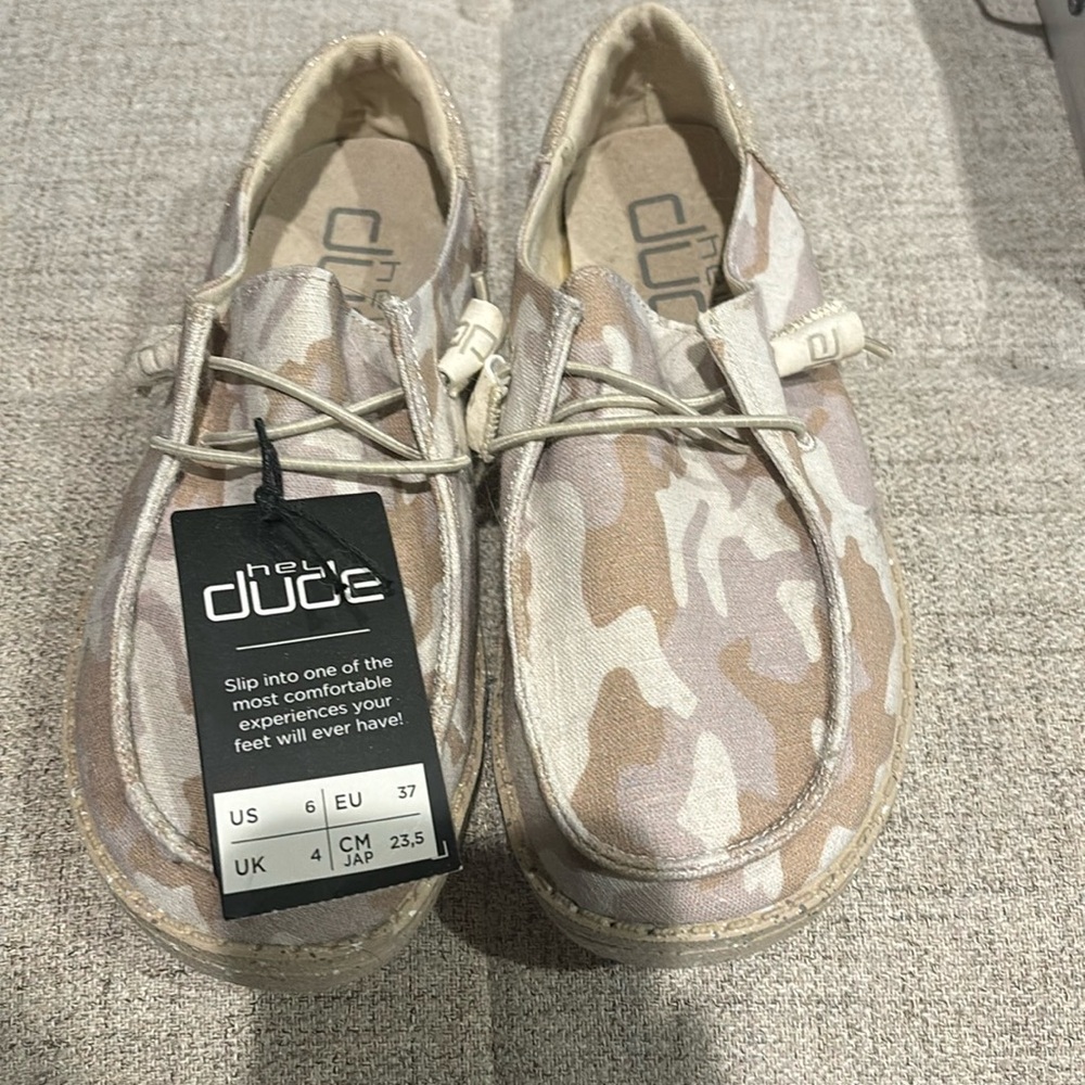 Brand new size 6 white and tan camo hey dude shoes